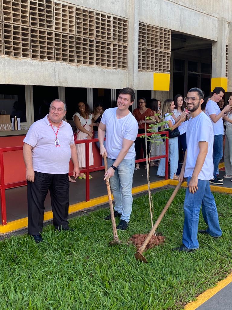 Plantio árvore Aula Da Saudade T10 Dezembro 2022 4 Faculdade Faceres 0346