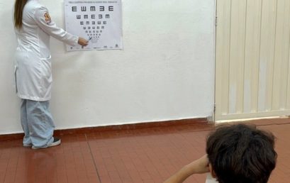 Testes visuais realizados por estudantes da faculdade de medicina FACERES beneficiam 200 crianças da rede municipal de Guapiaçu