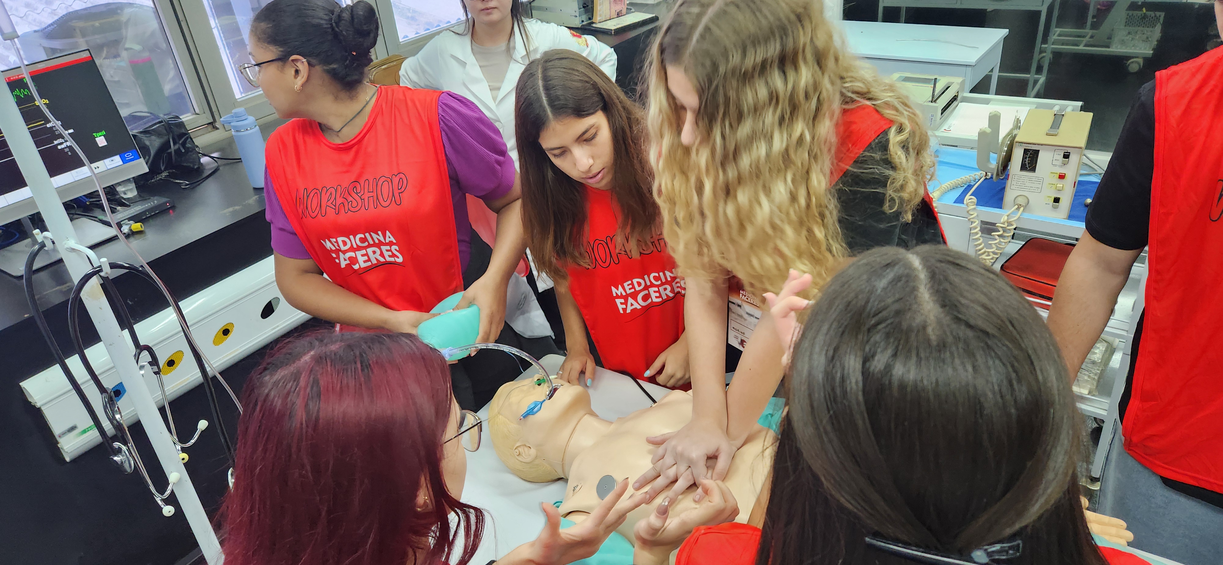 Workshop de medicina da FACERES recebe alunos de São José do Rio Preto e região para orientação na decisão da carreira médica