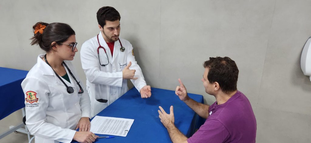 Com palestras e atendimento em Libras, faculdade de medicina FACERES realiza 7ª edição do Dia do Surdo