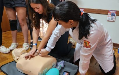 Alunos da faculdade de medicina FACERES marcam presença em feiras de profissões e compartilham conhecimento com estudantes do ensino médio