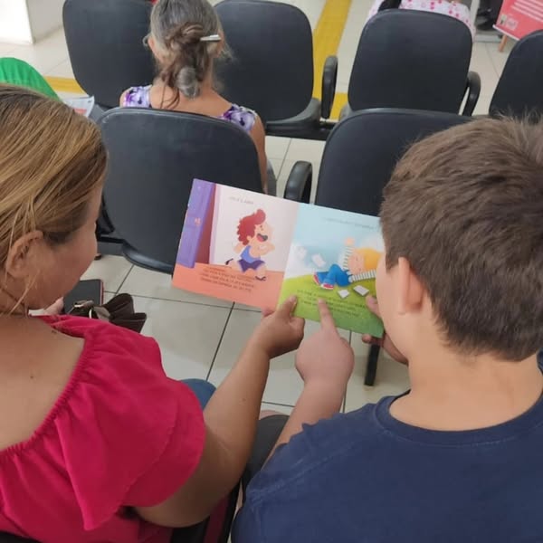 Blitz Literária leva incentivo à leitura para pacientes da Unidade do Santo Antônio da Faculdade de Medicina FACERES Blitz Literária leva incentivo à leitura para pacientes da Unidade do Santo Antônio da Faculdade de Medicina FACERES