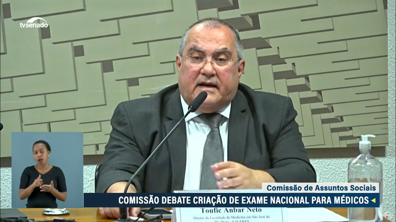 Exame Nacional de Proficiência em Medicina é discutido no Senado com participação do diretor da Faculdade de Medicina FACERES Exame Nacional de Proficiência em Medicina é discutido no Senado com participação do diretor da Faculdade de Medicina FACERES