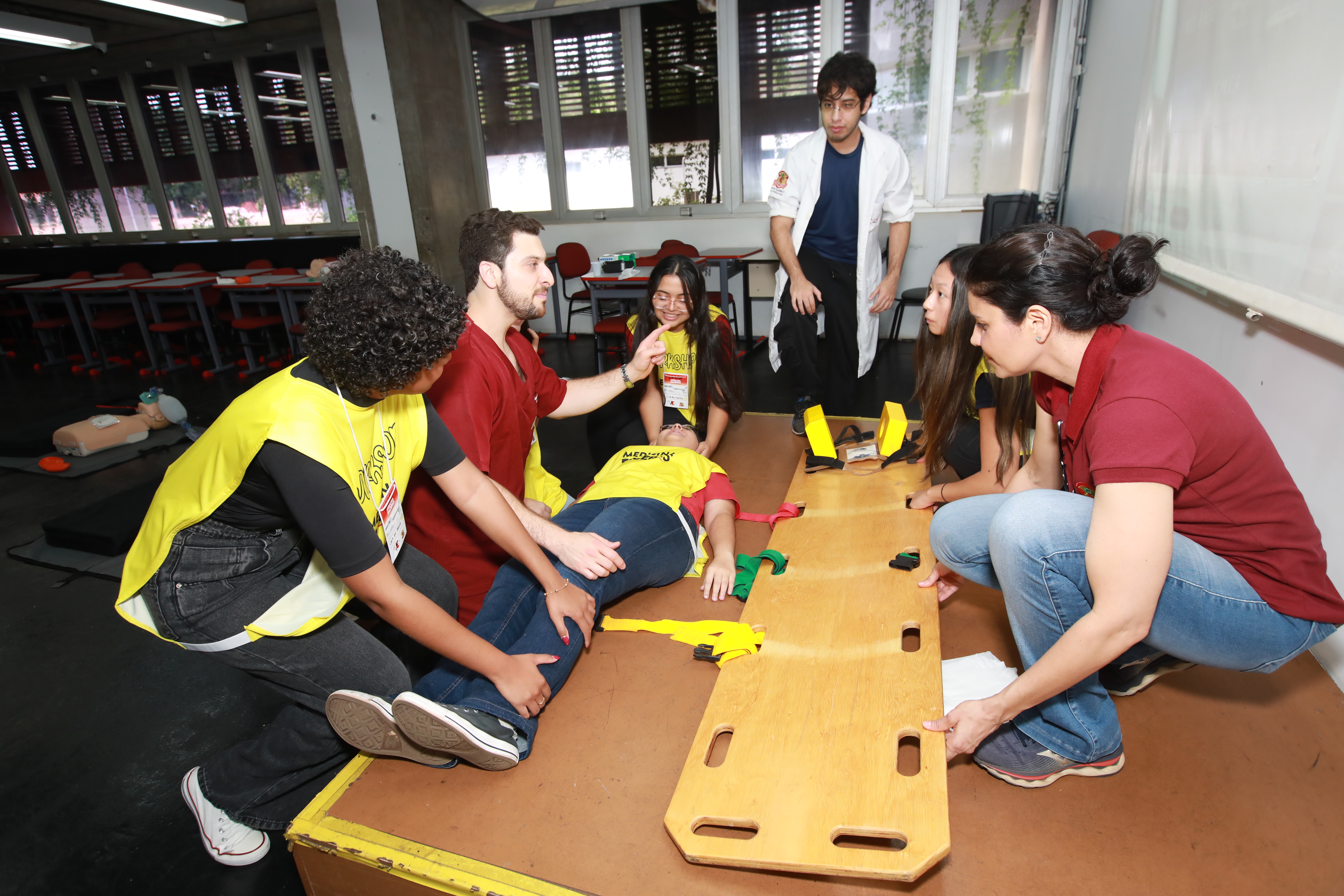 FACERES abre as portas para futuros médicos em workshop gratuito com simulações e experiências práticas