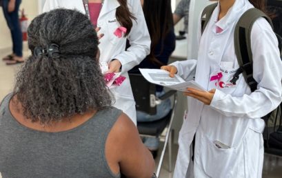 Campanhas de conscientização nas unidades de saúde e palestras com especialistas marcaram a programação da Faculdade de Medicina FACERES no mês dedicado à prevenção do câncer de mama