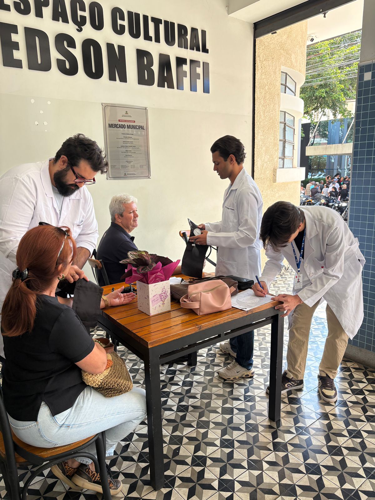 Campanha Dezembro Vermelho mobiliza estudantes de medicina da FACERES em ações educativas na comunidade Campanha Dezembro Vermelho mobiliza estudantes de medicina da FACERES em ações educativas na comunidade